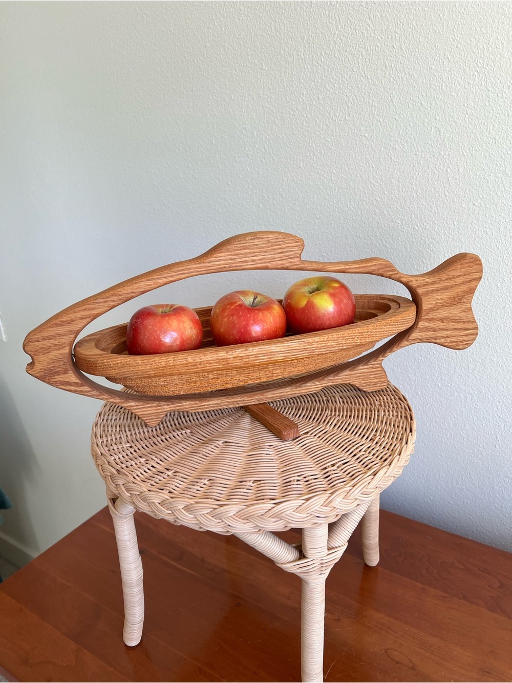Wooden Fish-Shaped Collapsible Fruit Bowl - Natural Brown